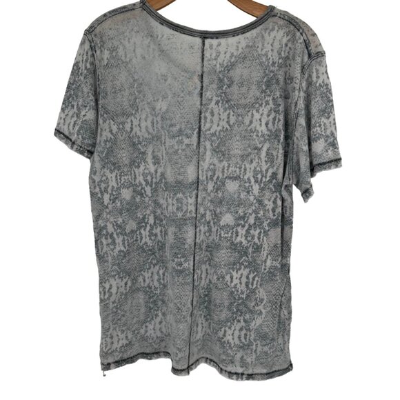 Free People Women's Gray Snake Print Short Sleeve Top Tourist Tee size medium - Picture 10 of 12